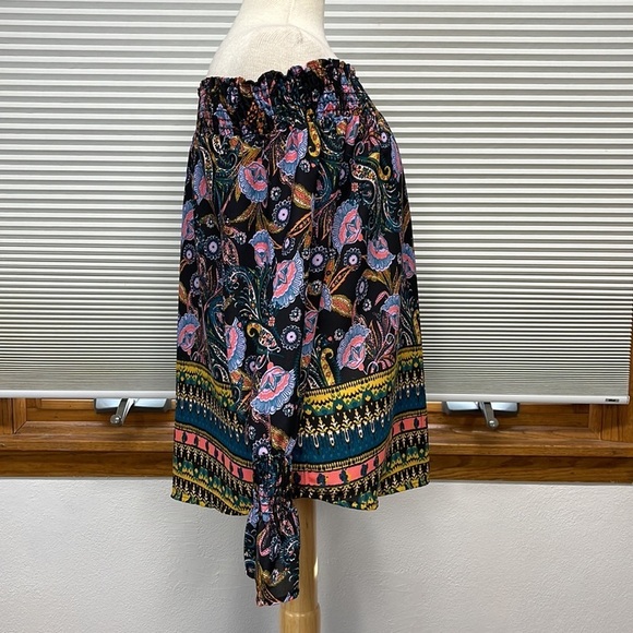 Evereve Allison Joy NWT Britta Border Print Off Shoulder Top Size Small - Picture 4 of 12